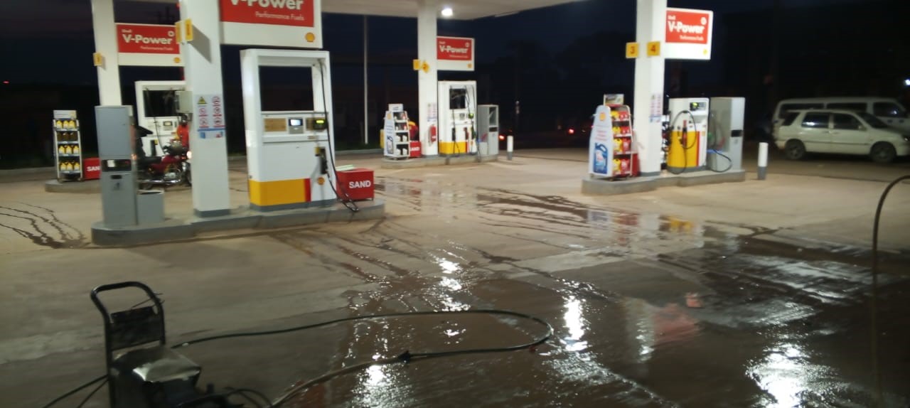 Cleaning service - spotless office